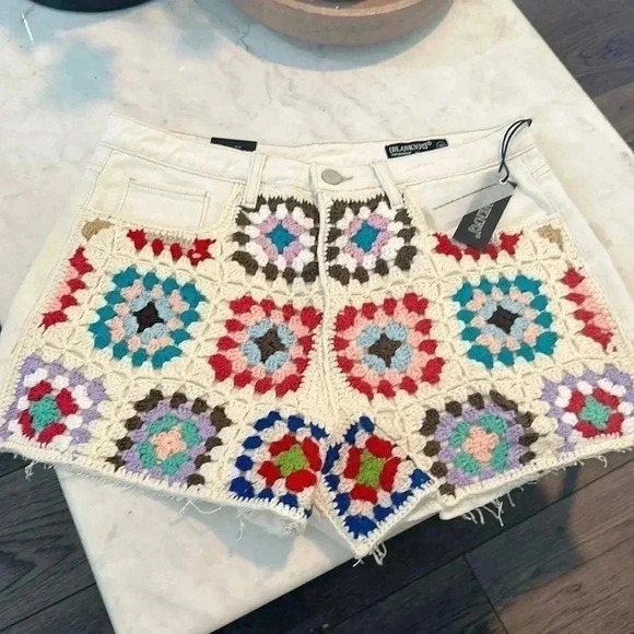 NWT BLANK NYC THE BARROW CROCHET DENIM SHORTS - Picture 1 of 5